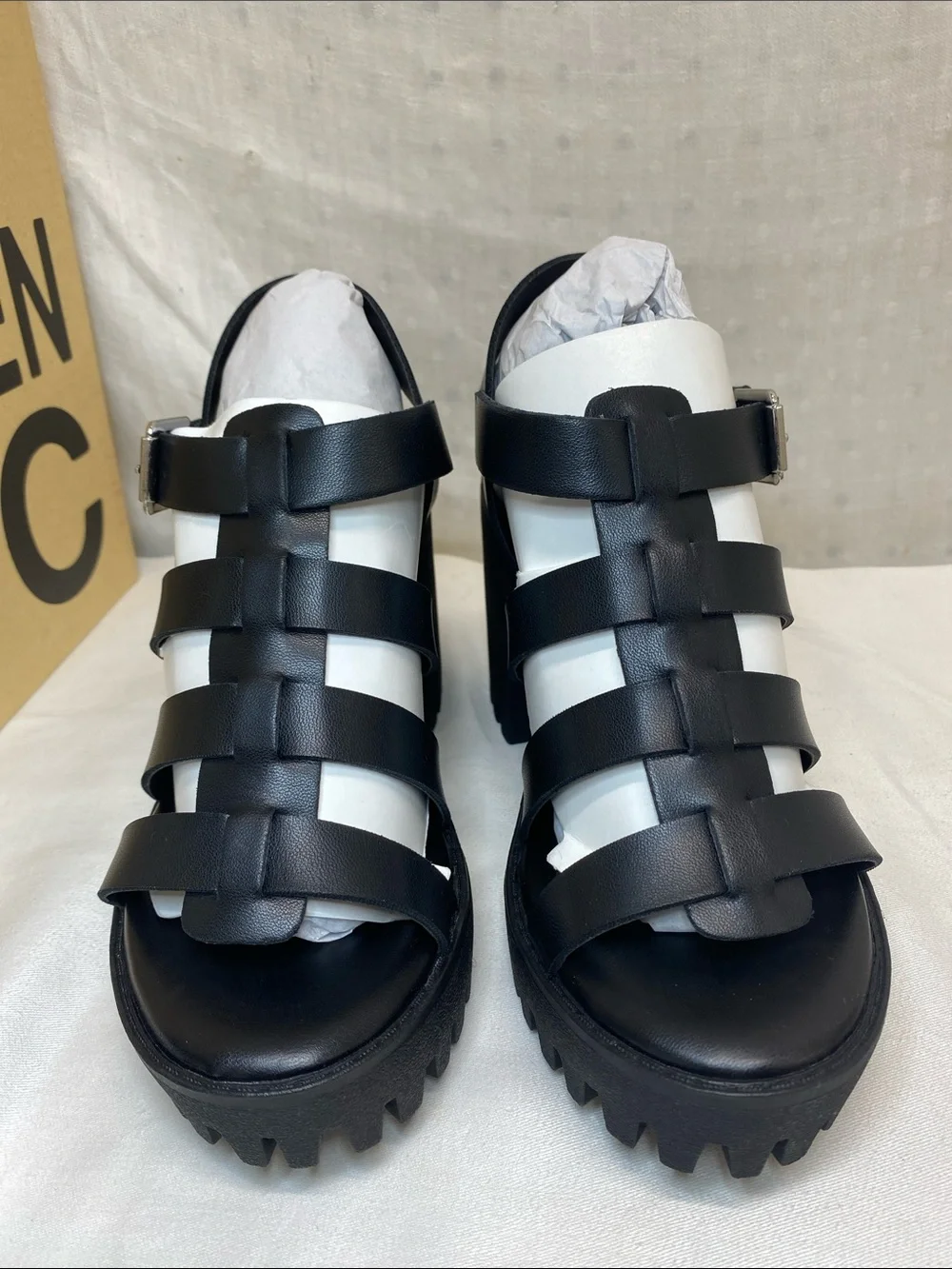Madden NYC Genesis Fisherman Black Strappy Lug Heel Sandals Size 7